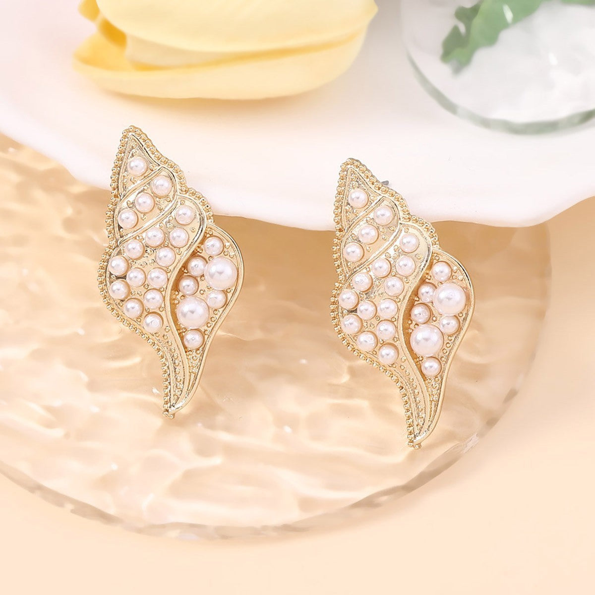 Beautiful Pearl Earring with Unique Style