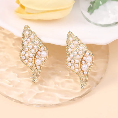Beautiful Pearl Earring with Unique Style