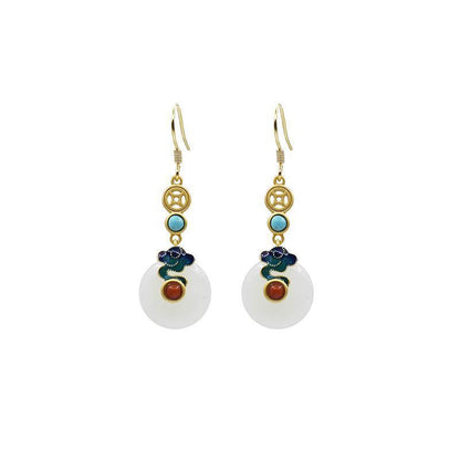 Charming Silver Earring for Any Occasion