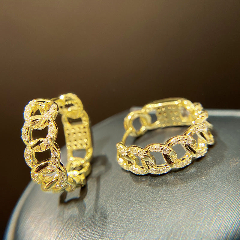 Classic Earring with Timeless Appeal