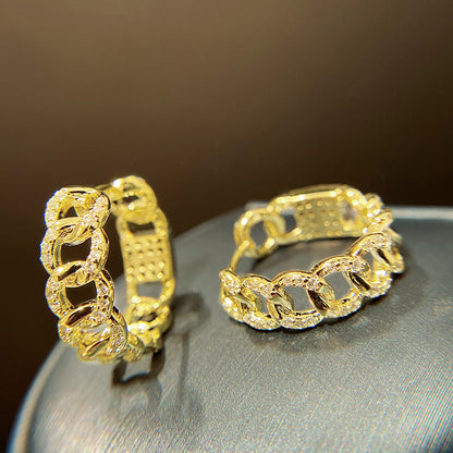 Classic Earring with Timeless Appeal
