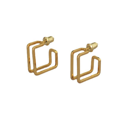 Classic Gold Earring with Timeless Appeal