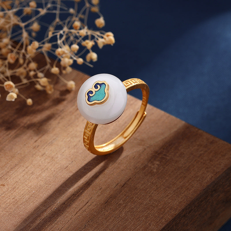 Charming Silver Ring for Any Occasion