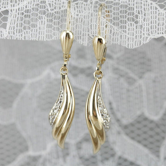 Classic Earring with Timeless Appeal