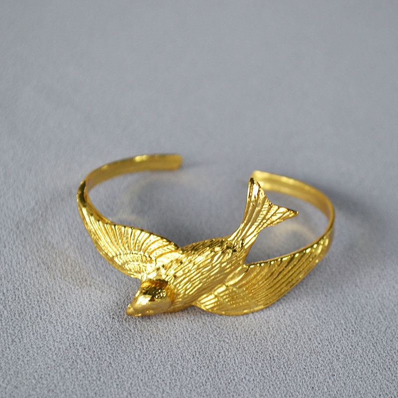 Stunning Gold Bracelet for Daily Wear