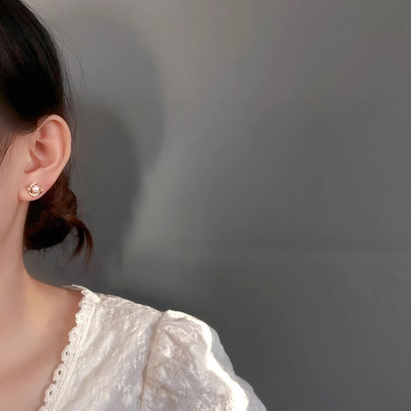 Stunning Pearl Earring for Daily Wear