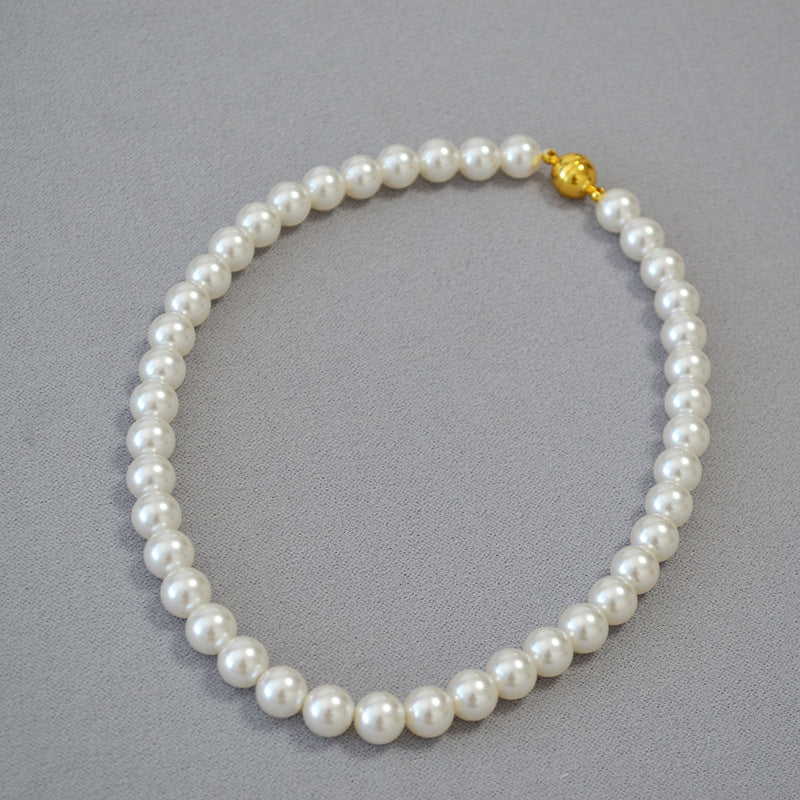 Classic Pearl Necklace with Timeless Appeal