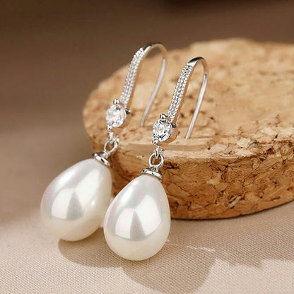 Beautiful Pearl Earring with Unique Style