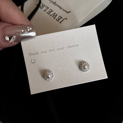 Romantic Pearl Earring for Special Moments