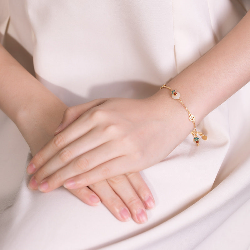 Classic Silver Bracelet with Timeless Appeal