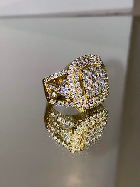 Classic Ring with Timeless Appeal