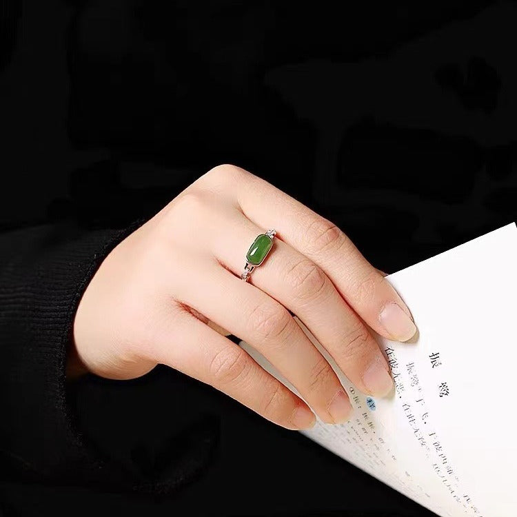 Romantic Gold Ring for Special Moments