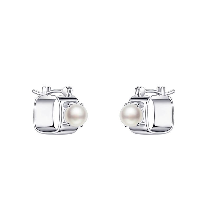 Romantic Pearl Earring for Special Moments