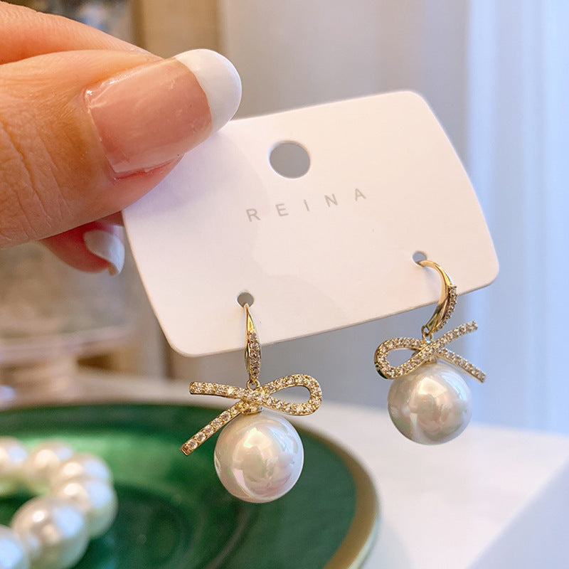 Romantic Pearl Earring for Special Moments