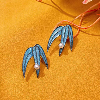 Beautiful Gold Earring with Unique Style