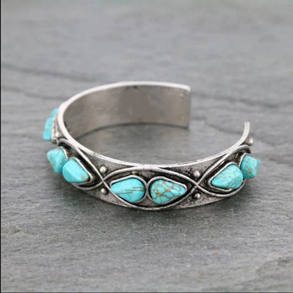 Charming Bracelet for Any Occasion