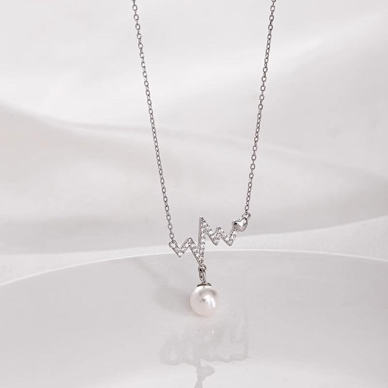 Classic Pearl Necklace with Timeless Appeal