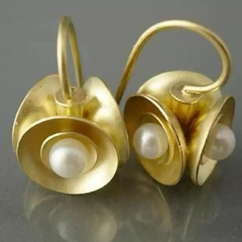 Beautiful Gold Earring with Unique Style