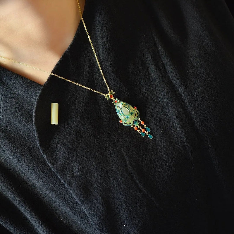 Beautiful Silver Pendant with Unique Style