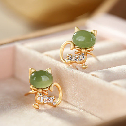 Romantic Gold Earring for Special Moments