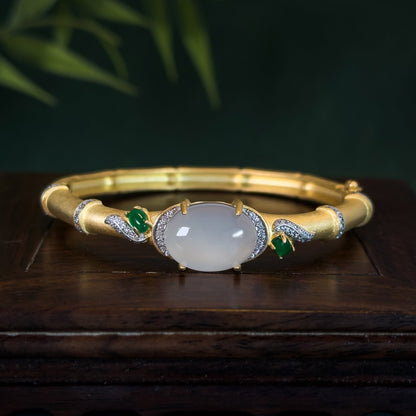 Classic Gold Bracelet with Timeless Appeal