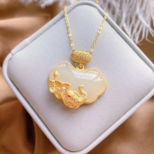 Classic Silver Necklace with Timeless Appeal