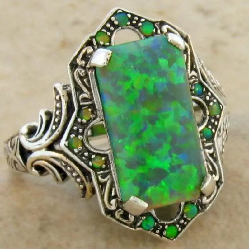 Classic Silver Ring with Timeless Appeal