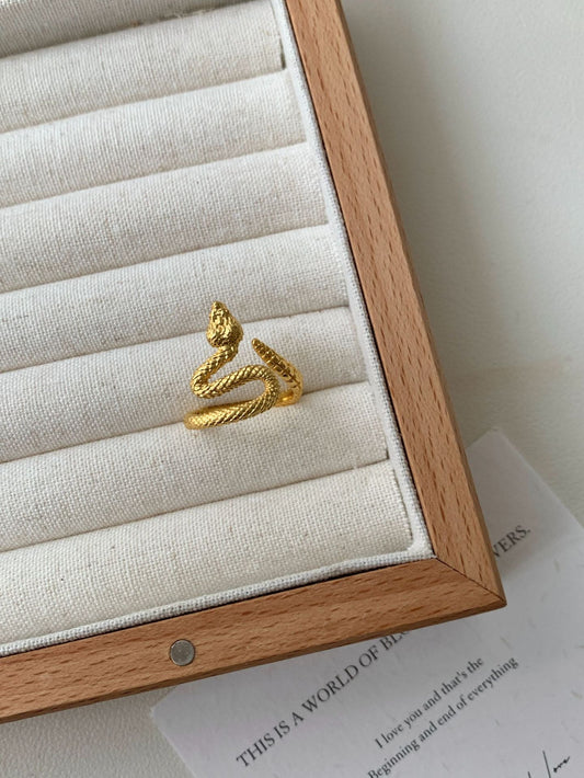 Charming Piece for Any Occasion