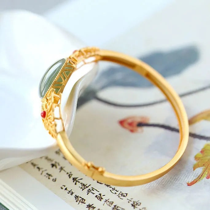 Beautiful Gold Bracelet with Unique Style