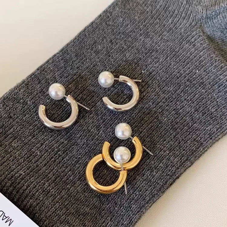 Beautiful Pearl Earring with Unique Style