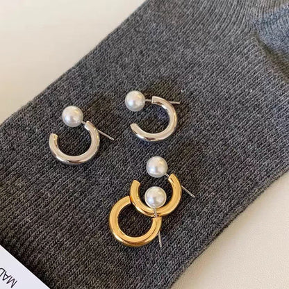 Beautiful Pearl Earring with Unique Style
