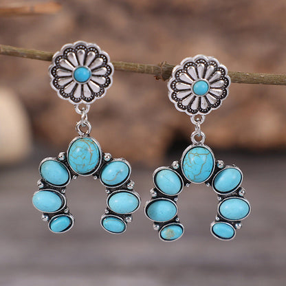 Charming Earring for Any Occasion