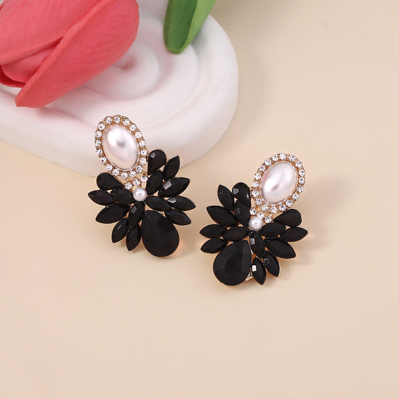 Charming Pearl Earring for Any Occasion