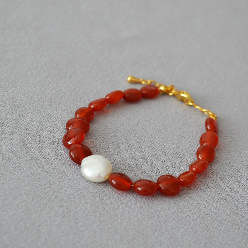 Beautiful Pearl Necklace with Unique Style