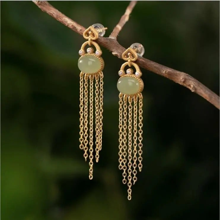 Romantic Gold Earring for Special Moments