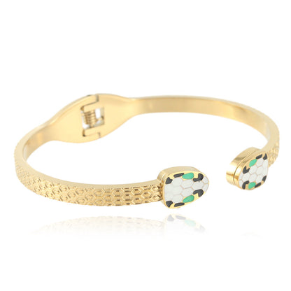 Beautiful Bracelet with Unique Style