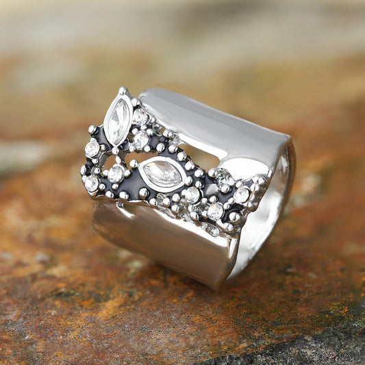 Charming Silver Ring for Any Occasion