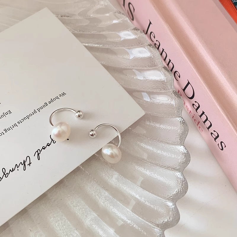 Classic Pearl Earring with Timeless Appeal