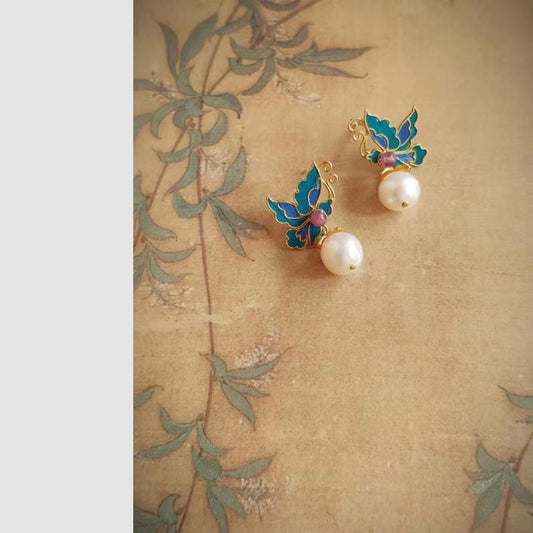 Charming Pearl Earring for Any Occasion