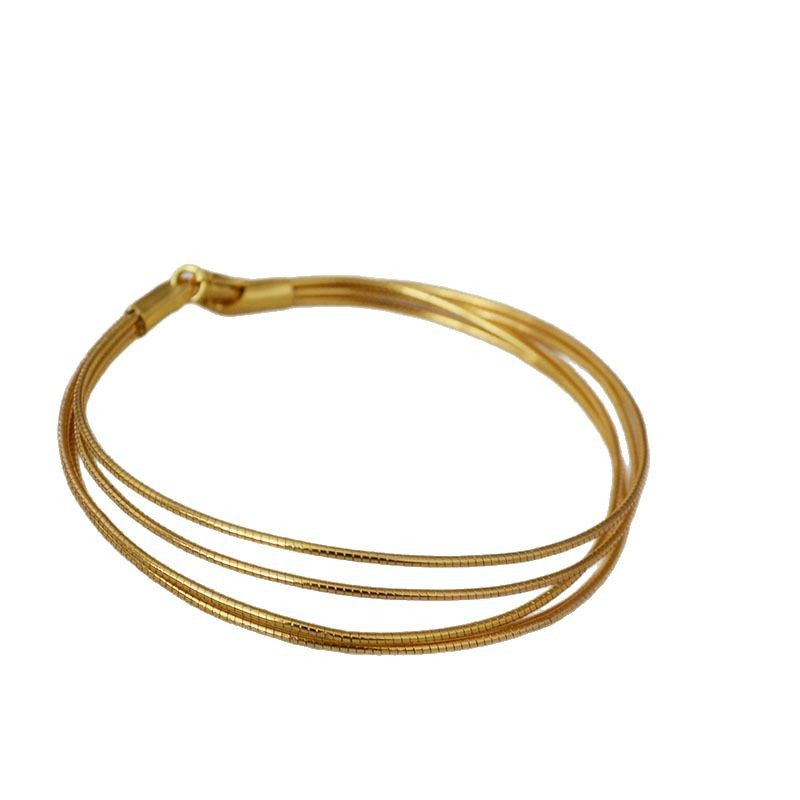 Romantic Gold Bracelet for Special Moments