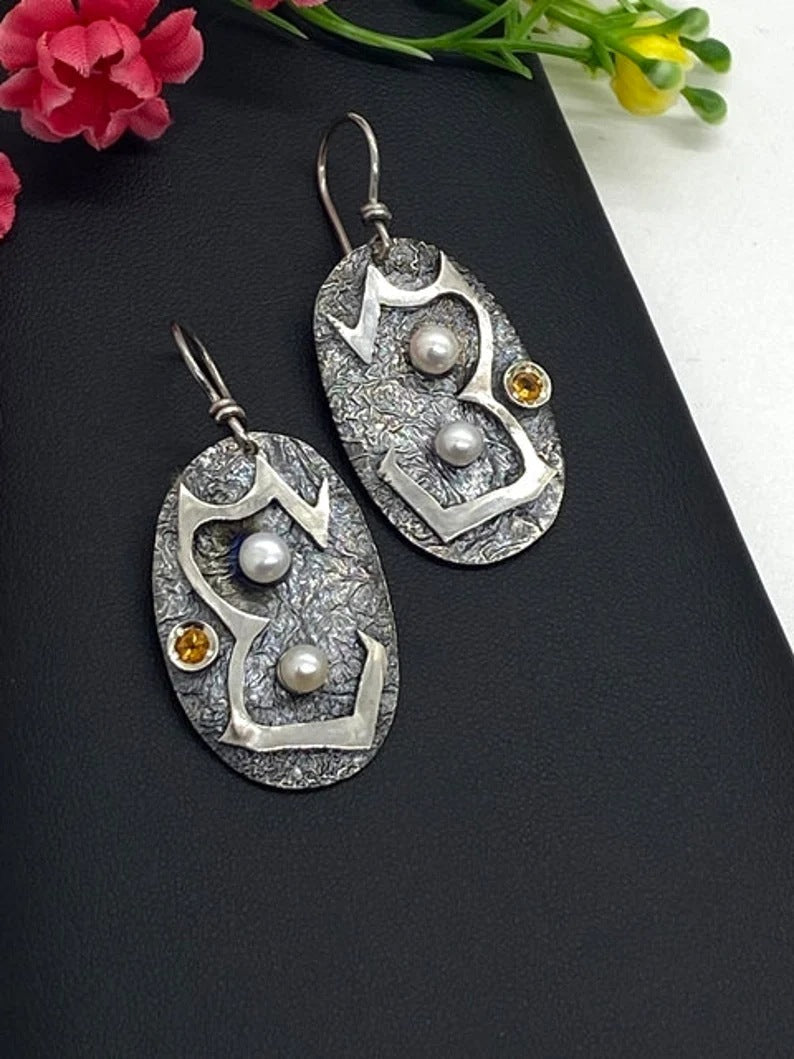 Beautiful Pearl Earring with Unique Style