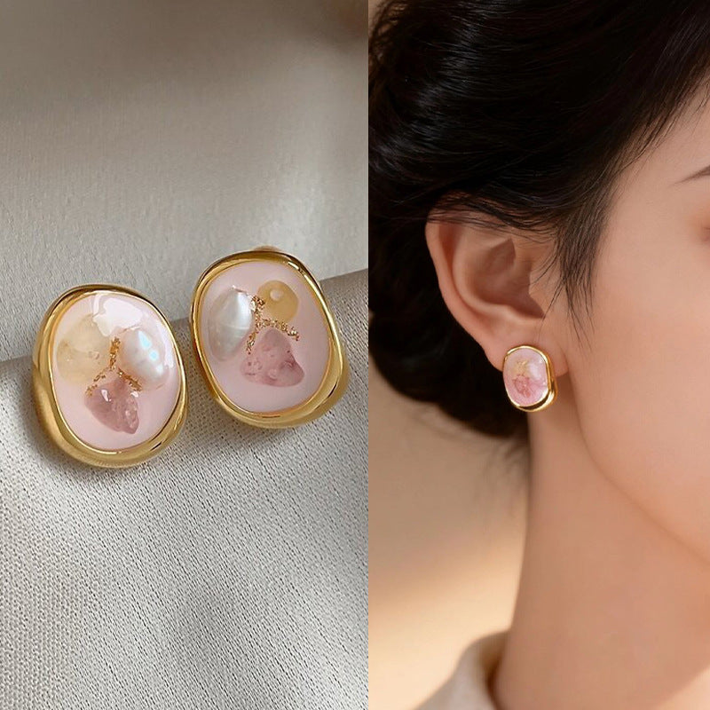 Beautiful Pearl Earring with Unique Style