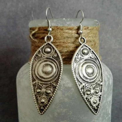 Romantic Silver Earring for Special Moments