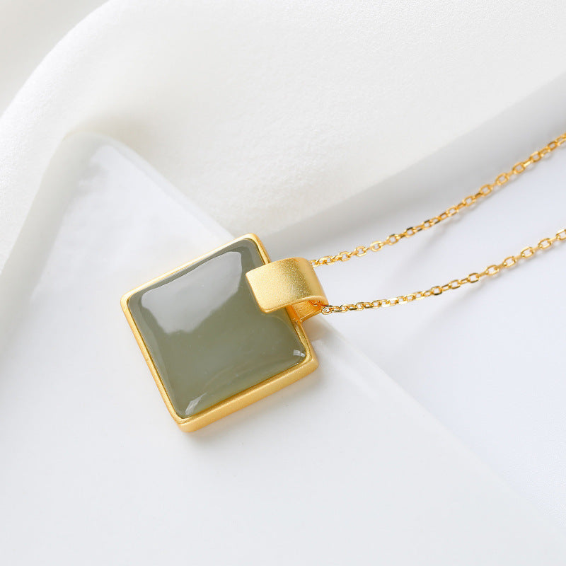 Beautiful Gold Necklace with Unique Style