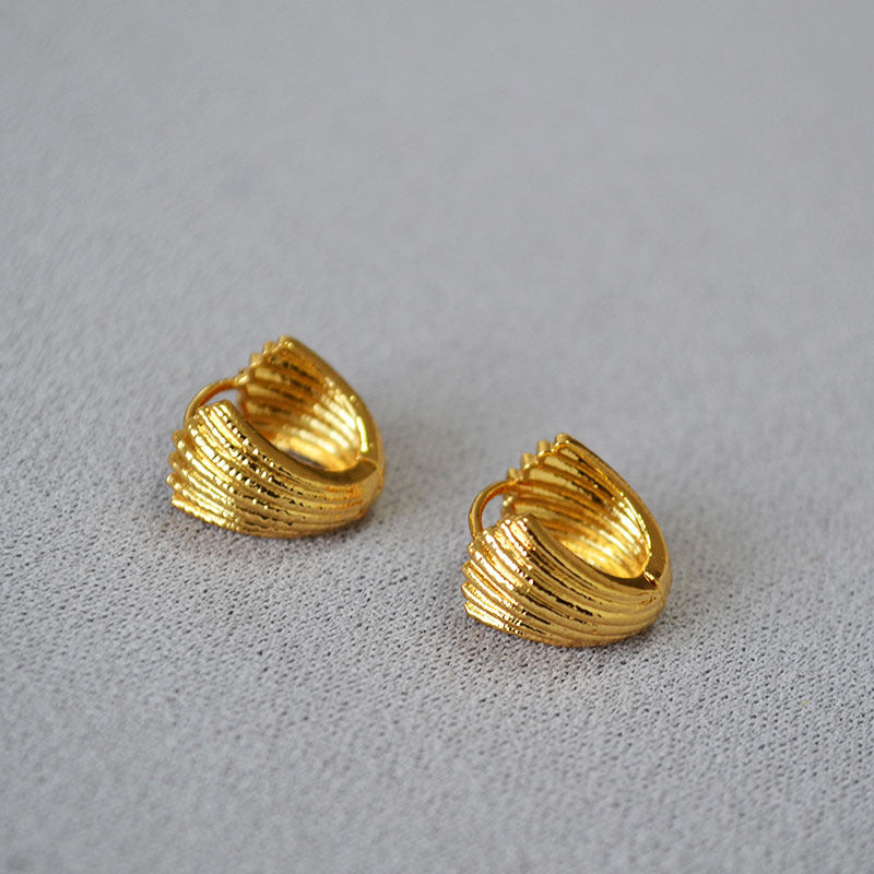 Stunning Gold Earring for Daily Wear