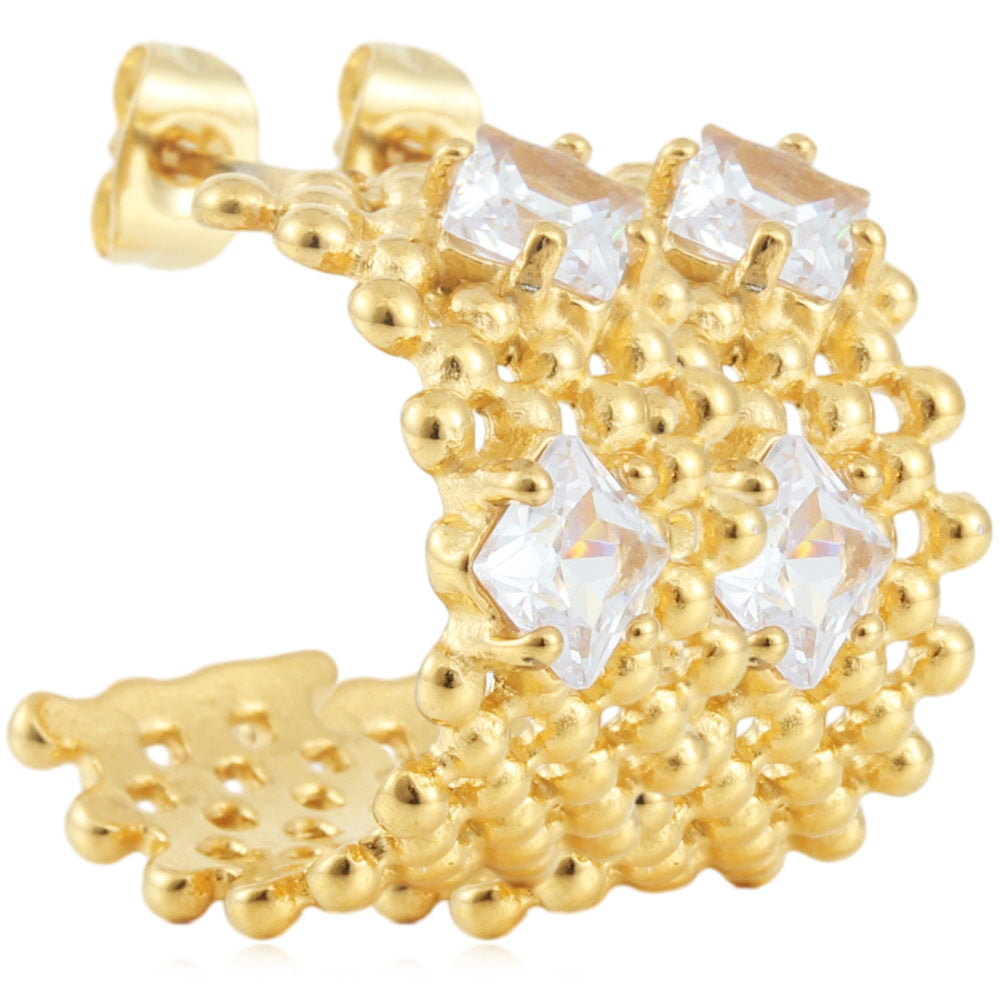 Romantic Gold Earring for Special Moments