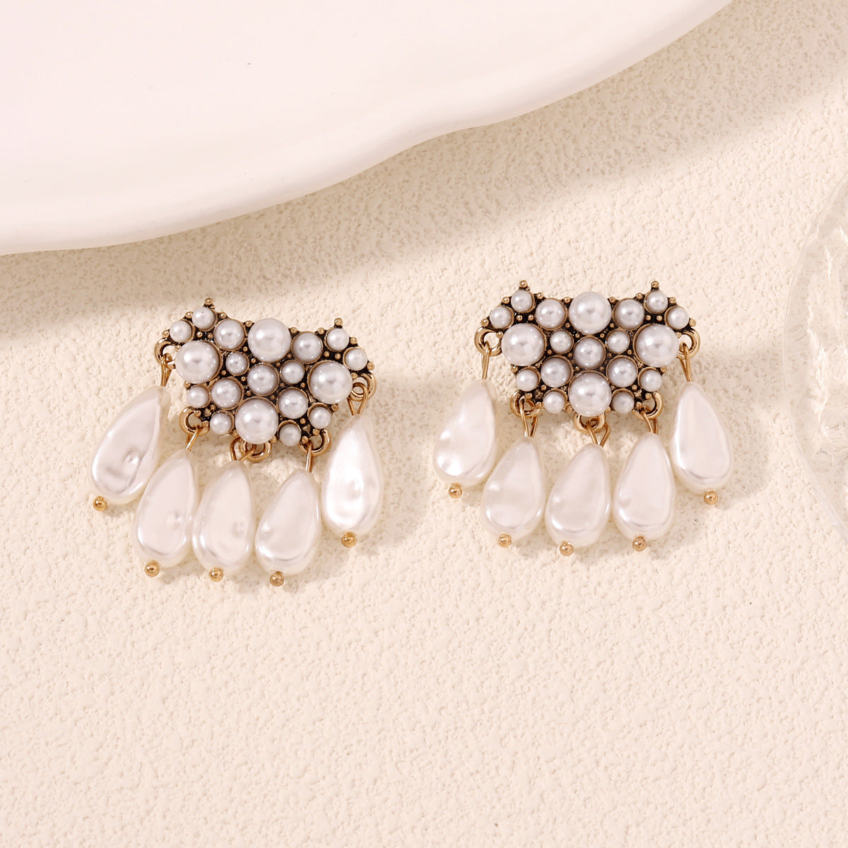 Classic Pearl Earring with Timeless Appeal