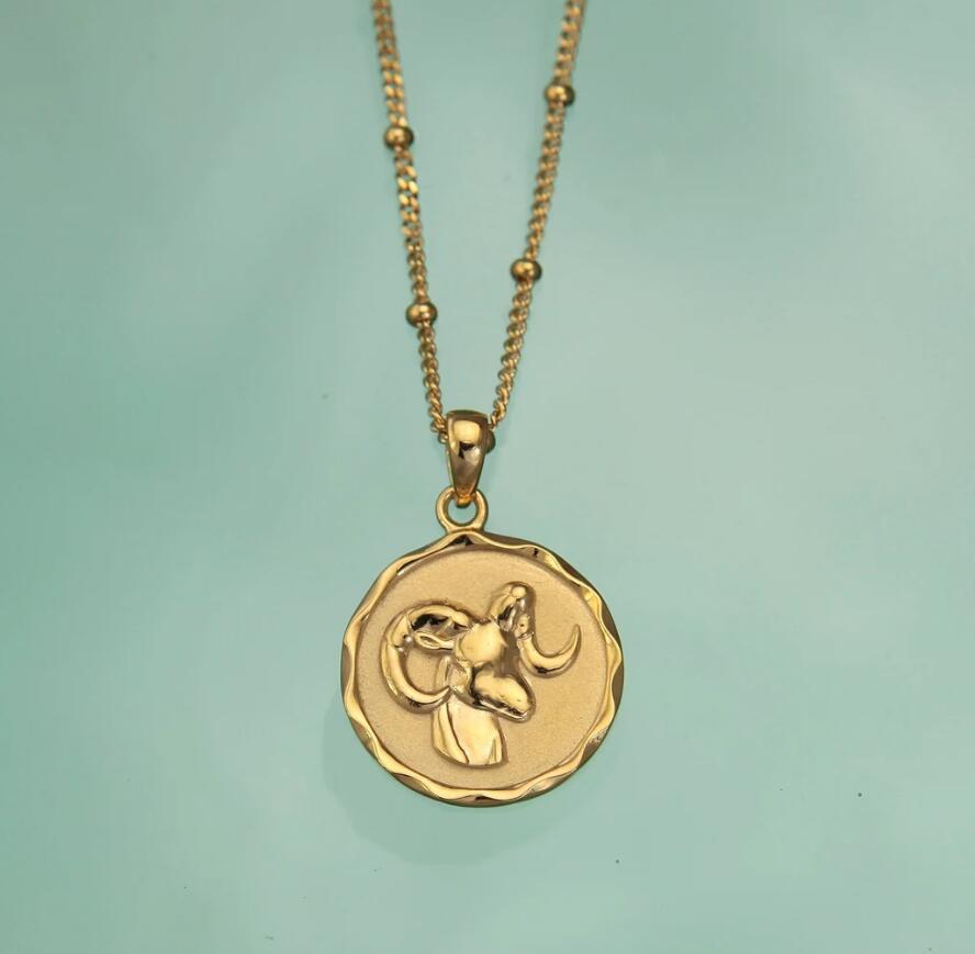 Beautiful Gold Necklace with Unique Style