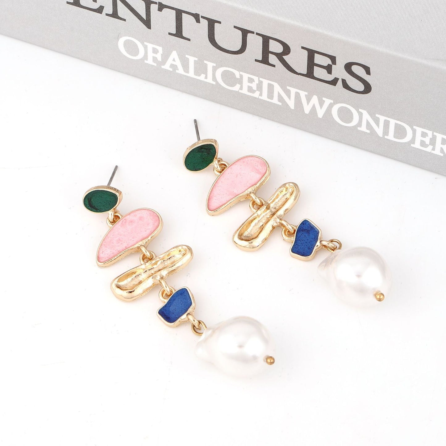 Classic Pearl Earring with Timeless Appeal