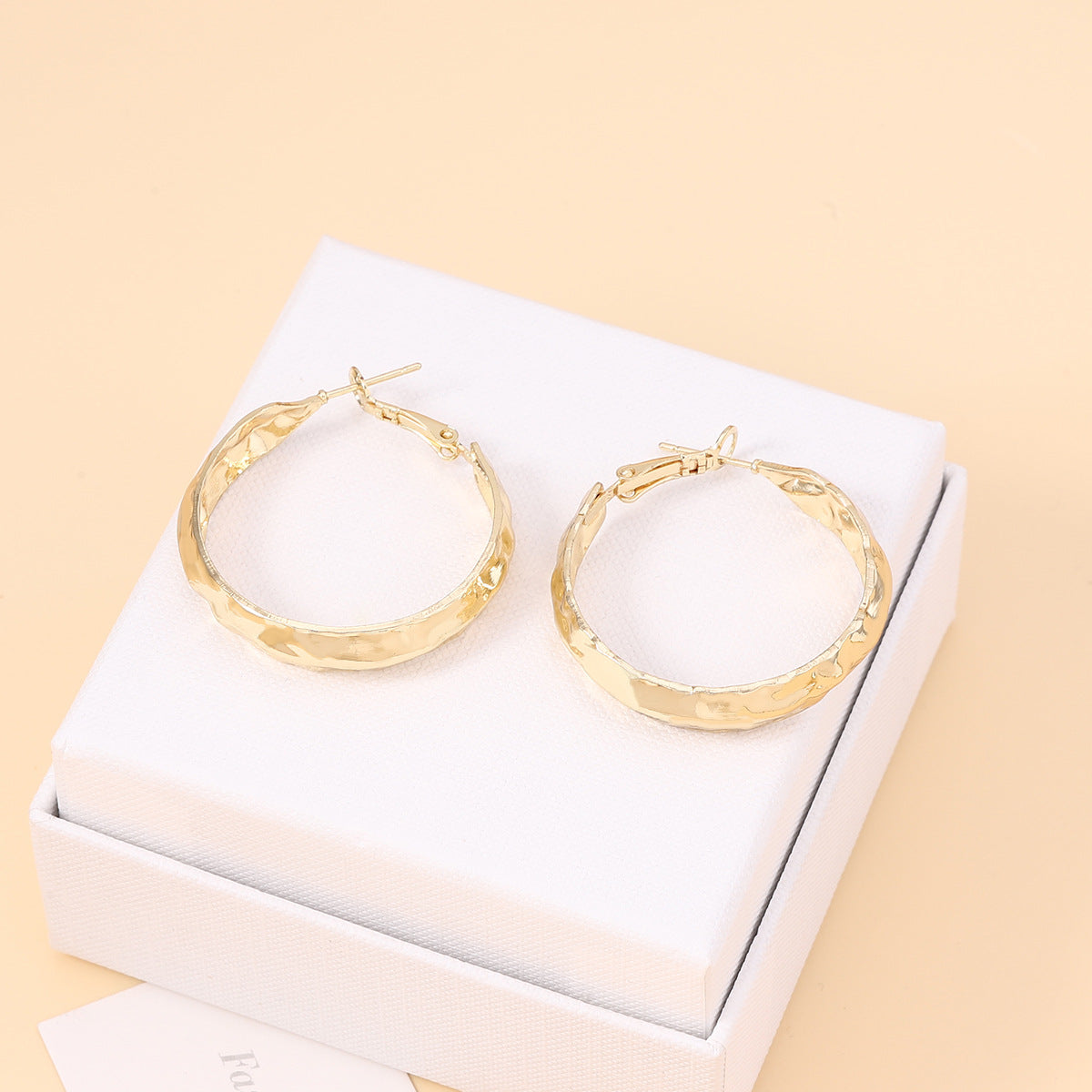 Charming Piece for Any Occasion